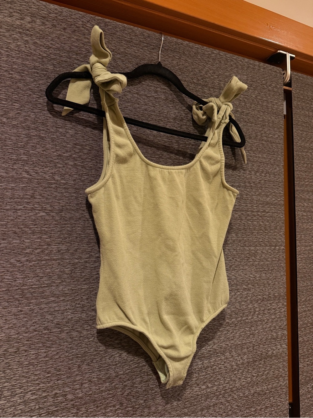 Tie-Shoulder bodysuit - Sage Green